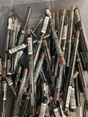 NYX Suede Matte Lip Liner Maison (Lot Size: 25)